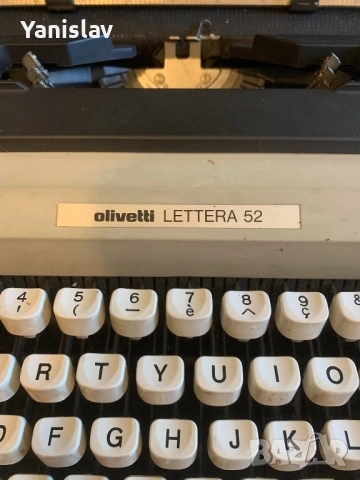 Пишешта машина OLIVETTI LETTERA 52, снимка 2 - Антикварни и старинни предмети - 54011395