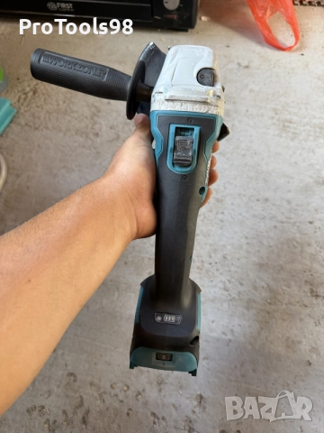 Makita DGA 511 безчетков ъглошлайф, снимка 3 - Ъглошлайфи - 55469972