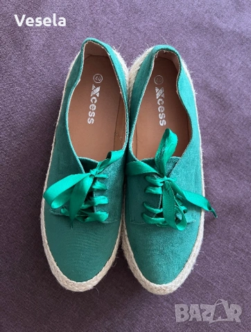 Дамски обувки и чехли, снимка 2 - Дамски ежедневни обувки - 54334477