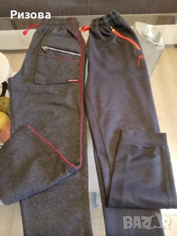 Подарявам маркови детски дънки, два спортни клина и комплект-