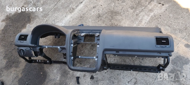 Арматурно табло VW Golf 5