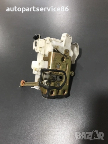 Механизъм на заключване на предна лява врата за Toyota Avensis (2001)