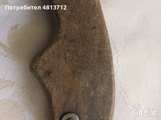 Ретро стар ръчен трион с дървена дръжка и метално острие, което може да е ръждясало., снимка 11 - Антикварни и старинни предмети - 54539277