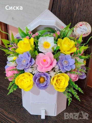 Ръчно изработен тематичен букет със ароматни сапунени цветя