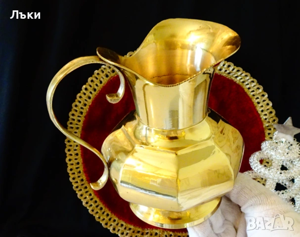 Бронзова кана за вино,позлата,многостенна. 