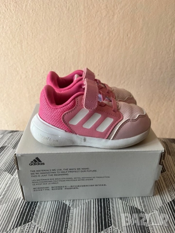 Детски оригинални маратонки adidas, снимка 4 - Детски маратонки - 55021865