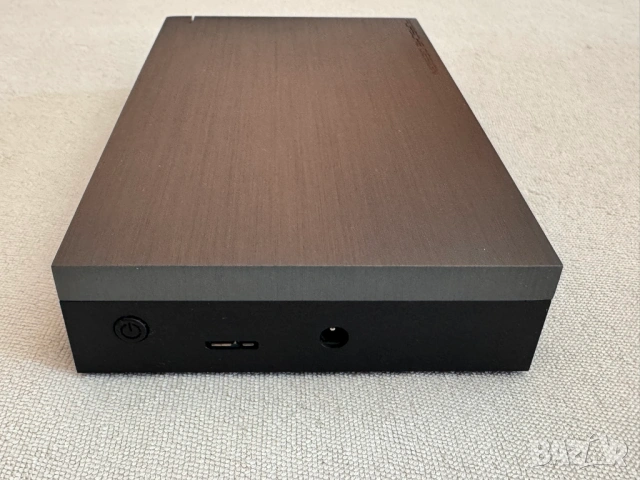 Външен хард диск LaCie Porsche Design P9230 4TB, снимка 4 - Твърди дискове - 54693262
