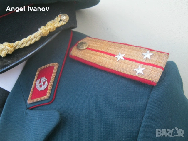 Парадна офицерска униформа, снимка 5 - Антикварни и старинни предмети - 54240461