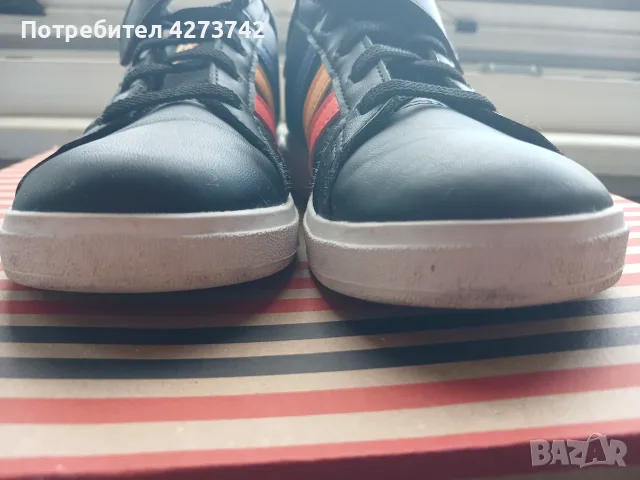 Детски спортни обувки Adidas, снимка 4 - Детски маратонки - 55405938