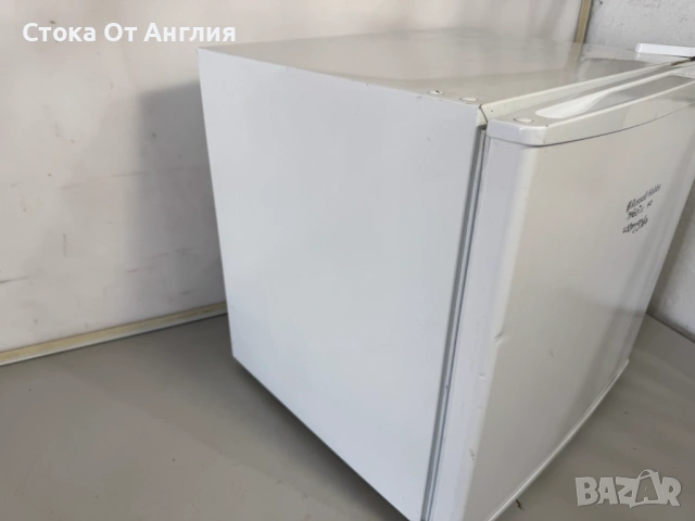 Хладилник - Russell Hobbs 43 L , снимка 4 - Друга електроника - 54602209