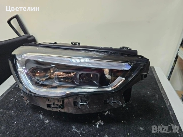 Десен фар за Mercedes GLA W247 в добро състояние., снимка 5 - Части - 54430138