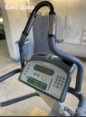Фитнес уред Technogym XT Pro 600 step, снимка 2 - Фитнес уреди - 54834771
