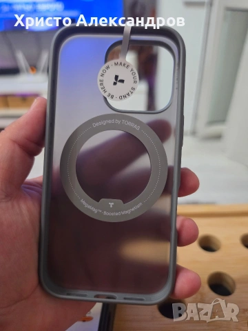Оригинален кейс TORRAS Stand Case за iPhone 16 Pro (с вградена стойка и MagSafe) #68, снимка 3 - Калъфи, кейсове - 54635402