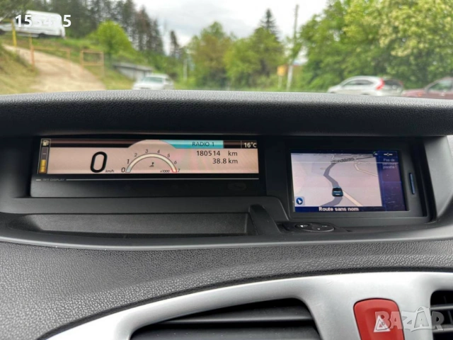 Renault Scenic 1.4tce 16v, снимка 11 - Автомобили и джипове - 54489844