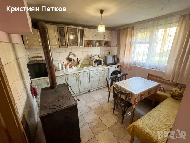 Голяма двуетажна къща в с. Камен | на 50 км. от В. Търново, снимка 5 - Къщи - 55676709