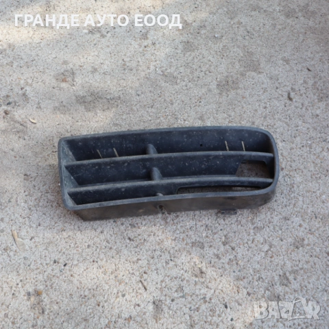 Решетка в бронята за Фолксваген Голф IV