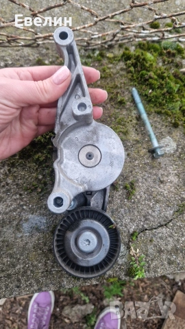 обтяжна ролка от Touran 2006г, снимка 2 - Части - 54012001