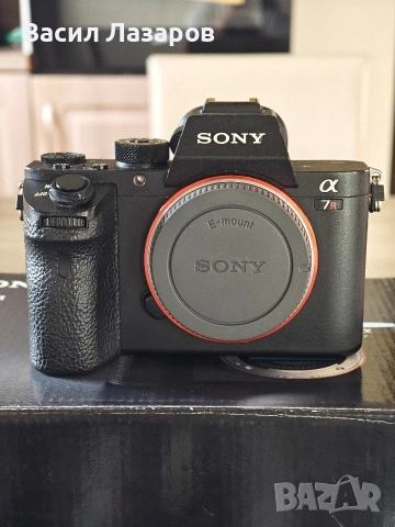 Фото апарат SONY A7R2 зарядно две батерии и още аксесоари , снимка 2 - Фотоапарати - 54040257