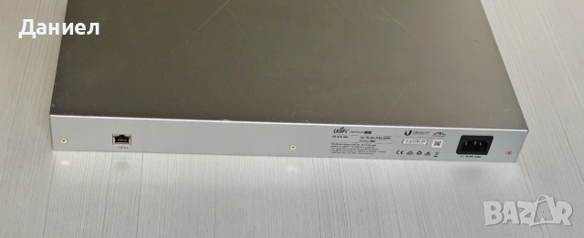 24 портов PoE switch Ubiquiti Unifi US-24-250W, снимка 5 - Суичове - 55148065