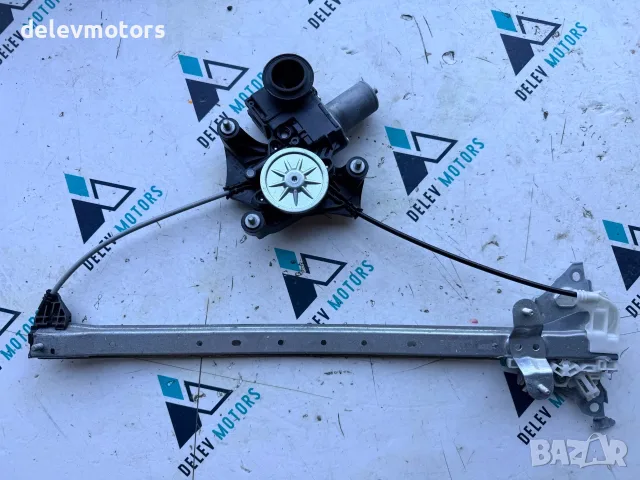 85710-0R020 стъклоповдигач с моторче заден десен от Toyota Highlander (GSU7) 3.5 VVTI , снимка 2 - Части - 55585705