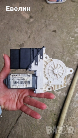 задно ляво моторче за стъкло от VW Touran 2006г, снимка 3 - Части - 55208096