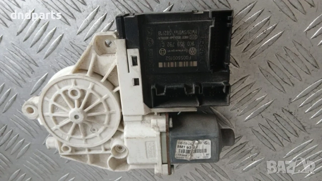 Моторче стъклоповдигач VW Golf 5 2004 (предно дясно) 1K0959792C