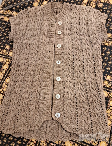 Ръчно плетен елек -100%вълна