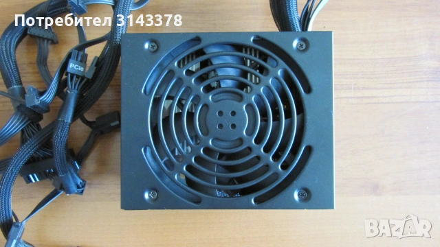 650 вата Corsair захранване за компютър, снимка 2 - Захранвания и кутии - 55084733