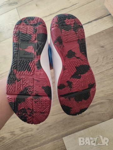 Свежи баскетболни маратонки Nike, унисекс моделче, размери 38.5 и 39, снимка 7 - Детски маратонки - 55208088
