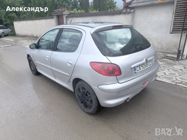 Peugeot 206 1.4i Газ/Бензин - 2000 г., 4 врати, снимка 5 - Автомобили и джипове - 54639709