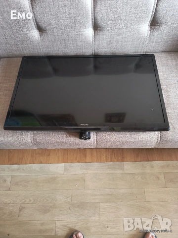 Продавам Philips Smart LED телевизор 32” Full HD