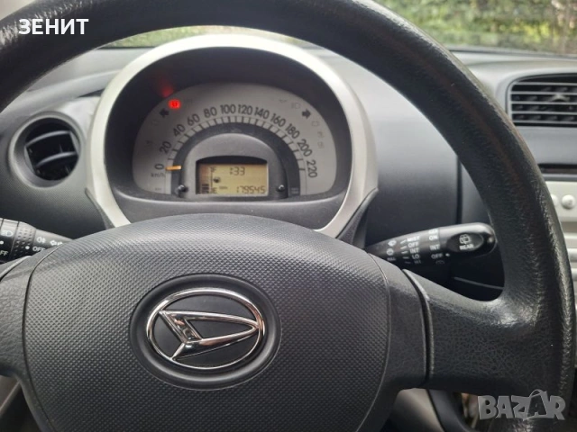 Продава се Дайхатсу Сирион, снимка 7 - Автомобили и джипове - 53958393