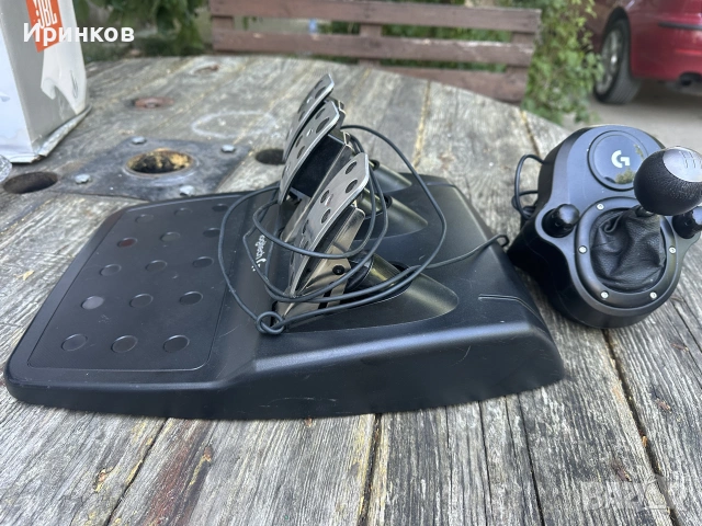 Logitech скоростен лост + педали, снимка 6 - Джойстици и геймпадове - 55232007