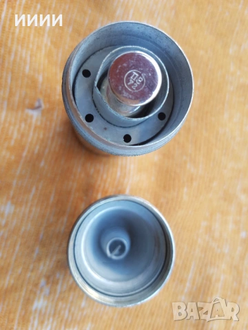 Стъклена спринцовка в метален калъф , снимка 2 - Антикварни и старинни предмети - 54305843