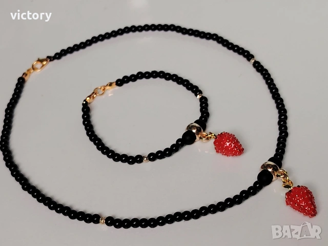 🍓 Комплект гривна + колие (чокър) с ягодка – Noir Berry Set 🍓, снимка 6 - Бижутерийни комплекти - 54219313