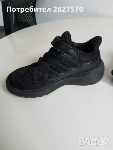 Детски маратонки Адидас., снимка 3 - Детски маратонки - 54164205