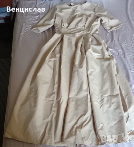 Продавам нова рокля. 