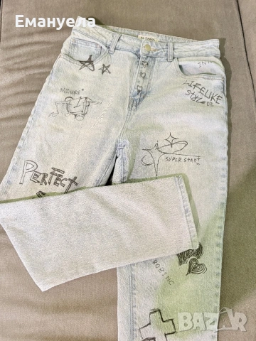 Светло сини дънки с арт рисунки, снимка 3 - Дънки - 54178357