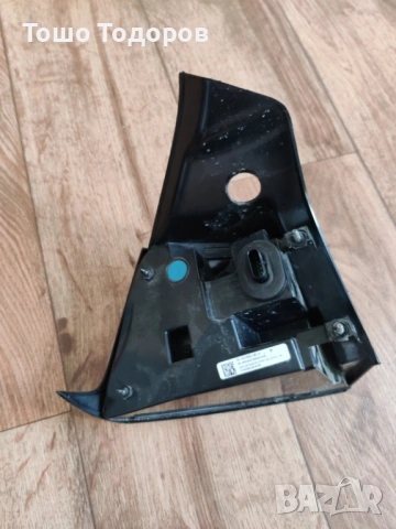 Десен стоп Tesla model 3, снимка 3 - Части - 54929668