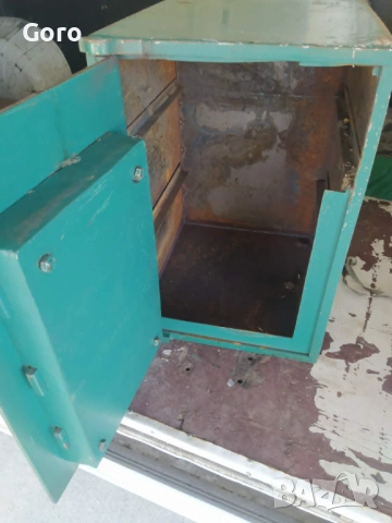 Продавам метална каса сейф , снимка 2 - Други стоки за дома - 54346694