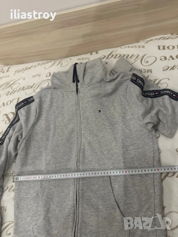 Спортен екип Tommy Hilfiger размер L, снимка 4 - Спортни дрехи, екипи - 54740656