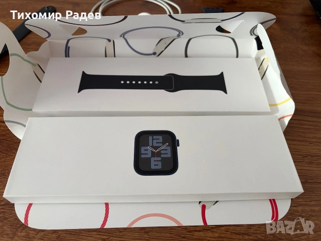 Apple Watch SE2 44mm, снимка 4 - Смарт часовници - 55273940