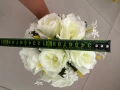 Сватбен букет от 7 бели рози изкуствени и бели перли, снимка 9