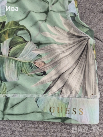 Бюстие къс топ Guess S размер, снимка 2 - Корсети, бюстиета, топове - 54288539