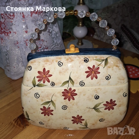 Керамична кутия за сладки с форма на дамска чанта