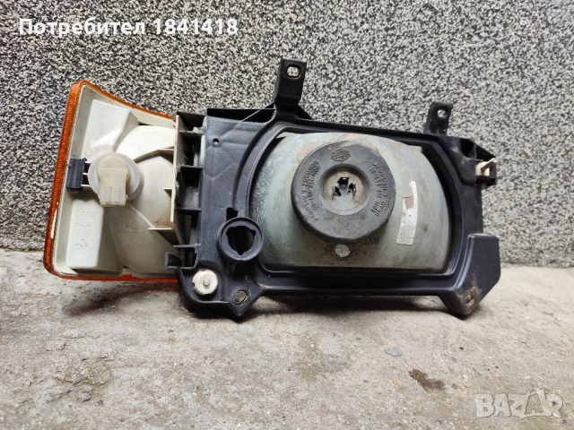 Ляв фар с мигач Hella за VW Transporter T4, снимка 8 - Части - 54397680