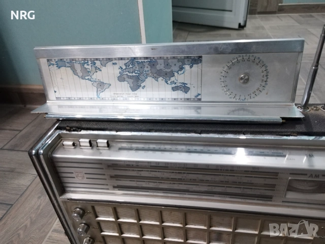PHILIPS FM-AM De Luxe , снимка 3 - Радиокасетофони, транзистори - 54370569