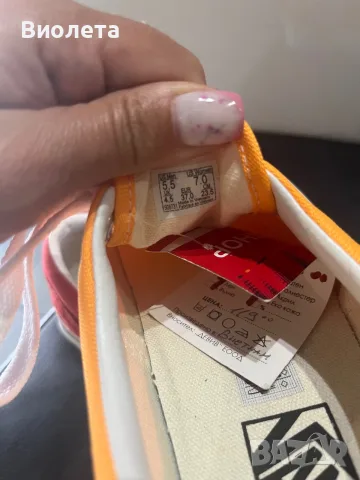 Оригинални кецове на Vans номер 36 и37, снимка 4 - Дамски ежедневни обувки - 55373013