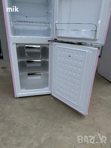Розов Хладилник SMEG с фризер, снимка 6 - Хладилници - 54214117