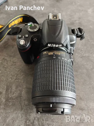 Nikon D3000 DSLR с два обектива (18-55mm и 55-200mm VR) + чанта, батерия и зарядно